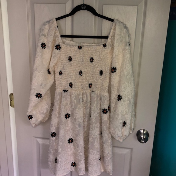 Woman’s S Dress - Picture 5 of 6